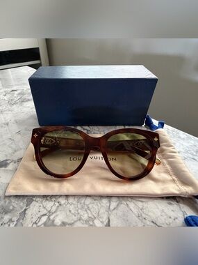 NWT~AUTH LOUIS VUITTON Monogram Sunglasses